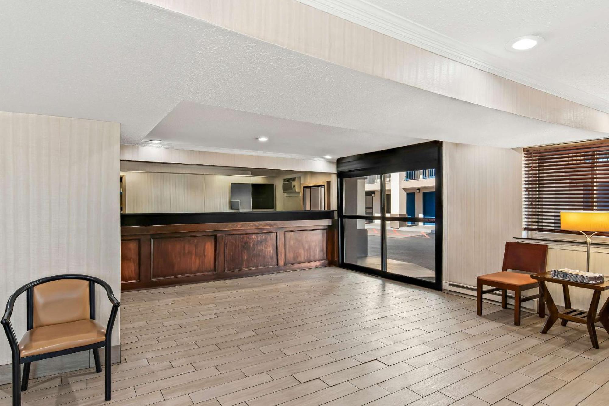 Motel 6 Lester - Philadelphia Airport Eksteriør billede