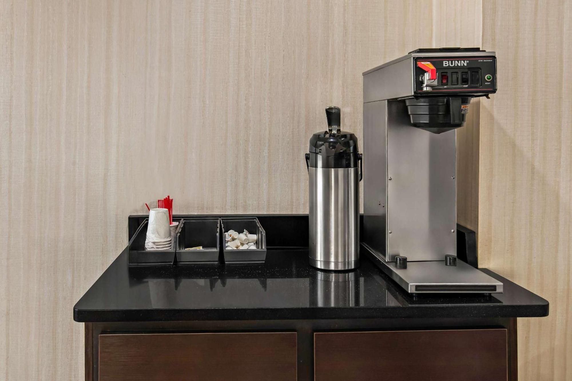 Motel 6 Lester - Philadelphia Airport Eksteriør billede