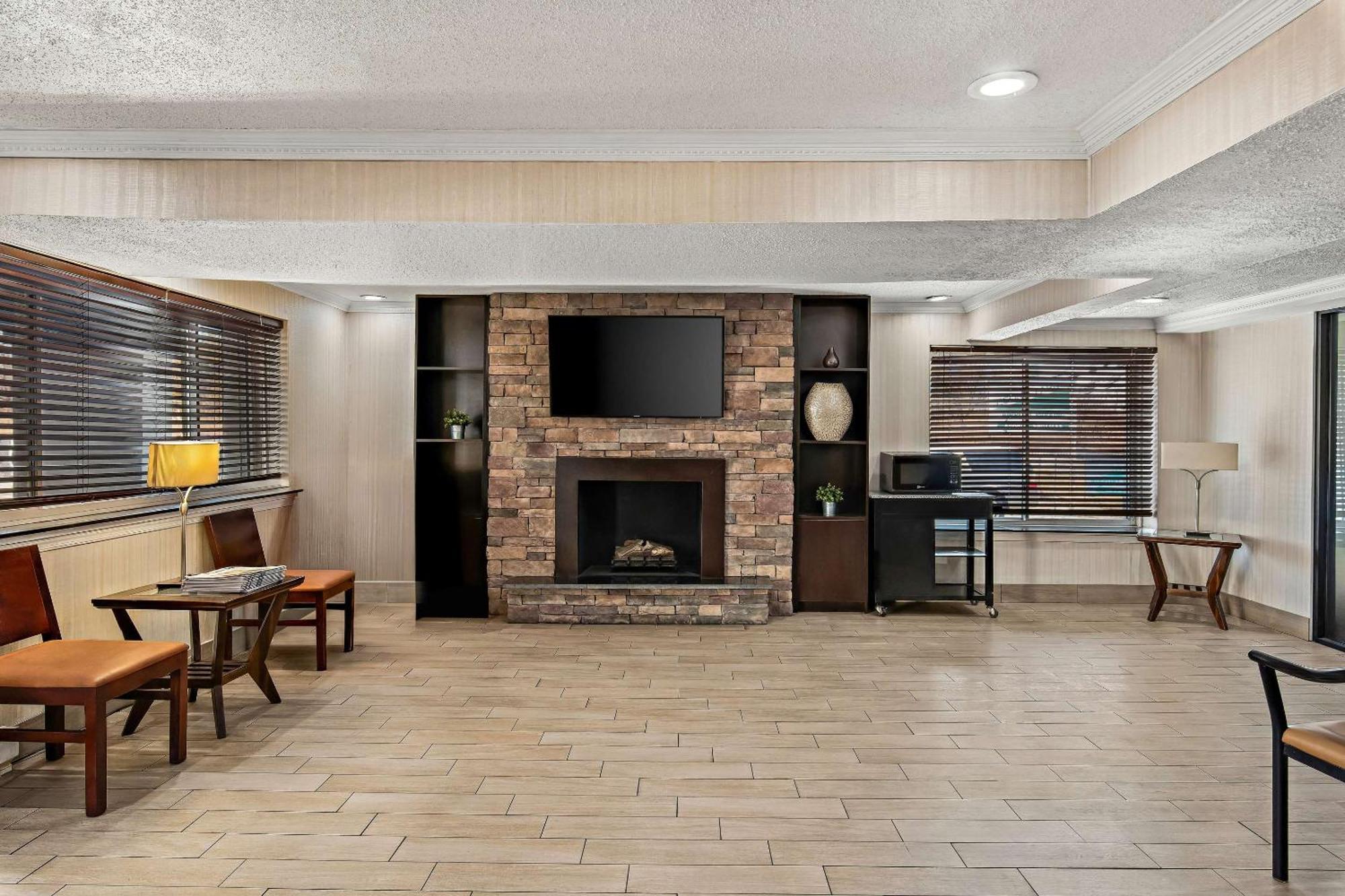 Motel 6 Lester - Philadelphia Airport Eksteriør billede